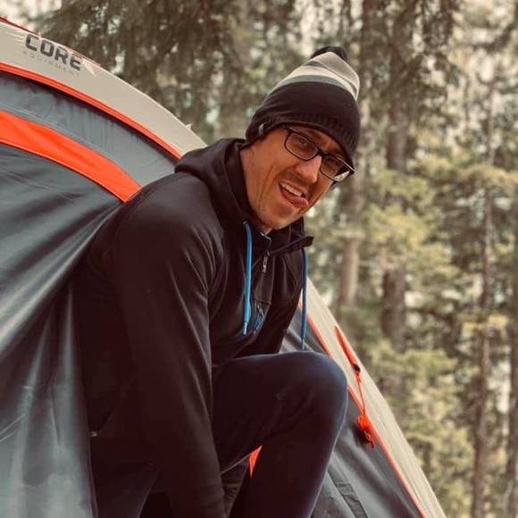 Profile Picture of Adam Robert (@adamstumpe) on Poshmark