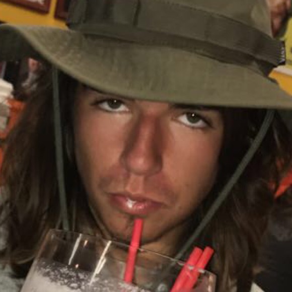 Profile Picture of Joe Wingblade (@wingblade) on Poshmark