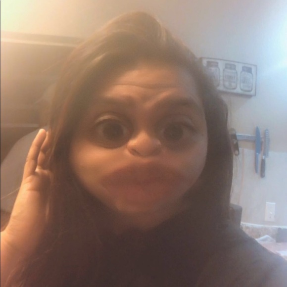 Profile Picture of Marina Lopez (@marina3343) on Poshmark