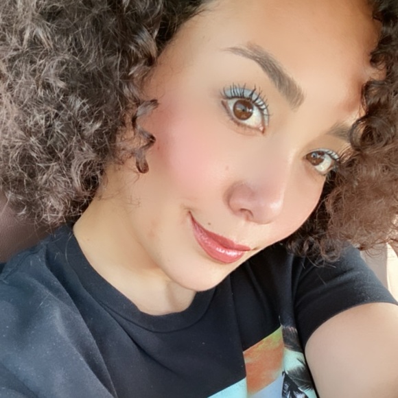 Profile Picture of Nancy a Iturbe (@nancybvilla) on Poshmark
