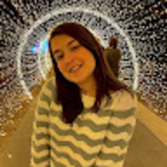 Profile Picture of Grace Almoney (@gracealmoney) on Poshmark