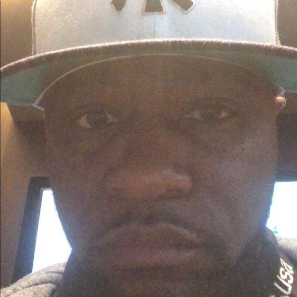 Profile Picture of Joel Dixon (@joeldixon) on Poshmark