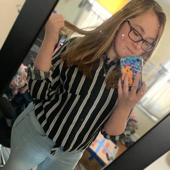 Profile Picture of Whitney Byassee (@whitneybyassee) on Poshmark