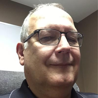 Profile Picture of Bob Whitaker (@bobthebookman) on Twitter