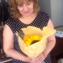 Profile Picture of Rita Moreno (@Ritamoreno23) on Twitter
