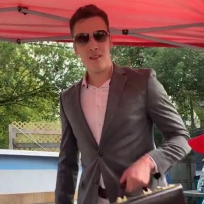 Profile Picture of Robot (@Andrew_Hoenig) on Twitter
