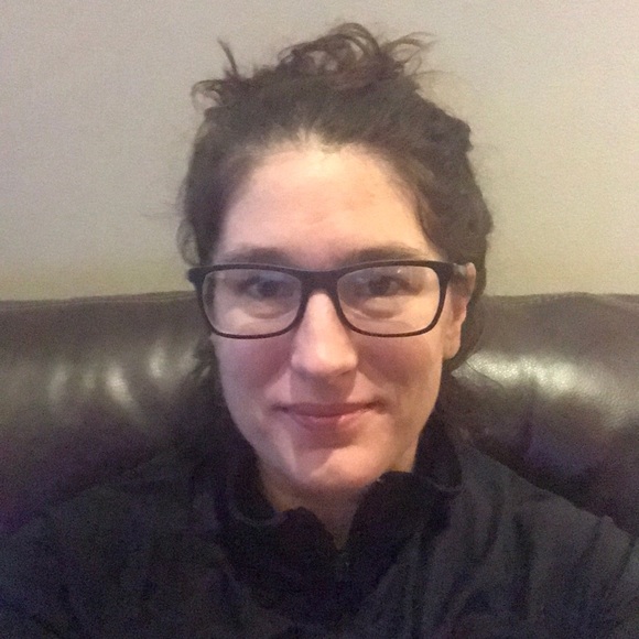 Profile Picture of Erin Loechler (@eloechle) on Poshmark