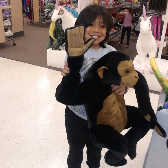 Profile Picture of Daniela Chinchilla (@d_chinchilla) on Poshmark