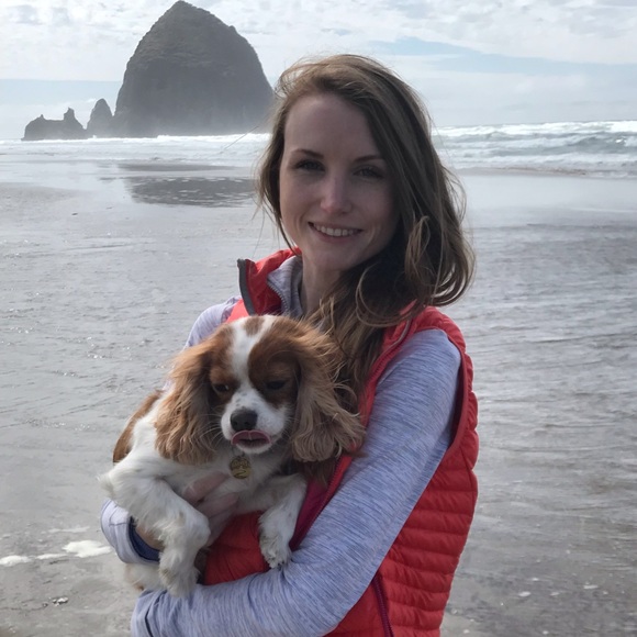 Profile Picture of Kerry Moore (@kerrykmoore) on Poshmark