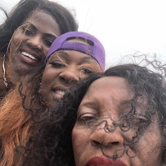 Profile Picture of Nicola Campbell (@nicolacampbell) on Poshmark