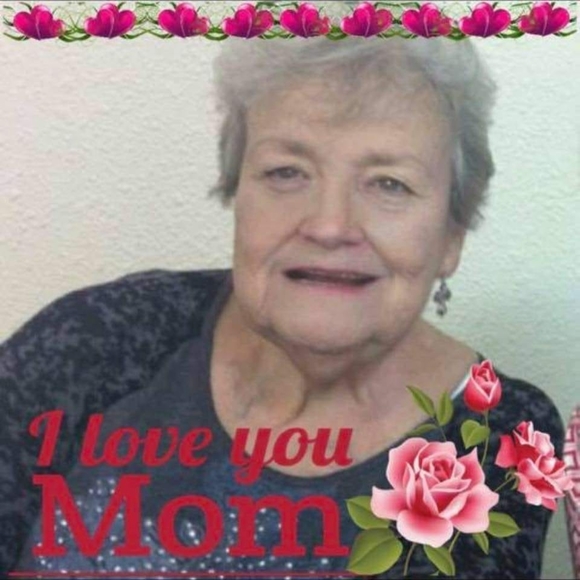 Profile Picture of Pam Hunter (@pamike74) on Poshmark