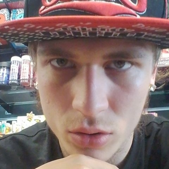 Profile Picture of Troy Higgenbottom (@troyhiggenbotto) on Poshmark