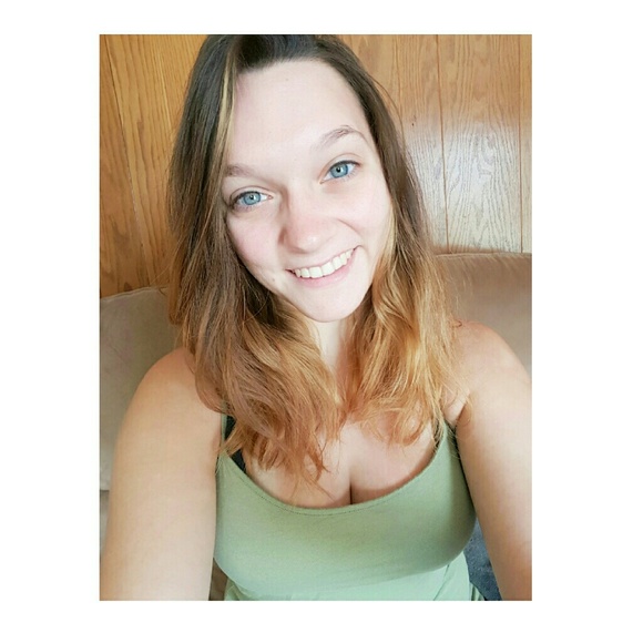 Profile Picture of Jessica Hackett (@jessicahackett) on Poshmark