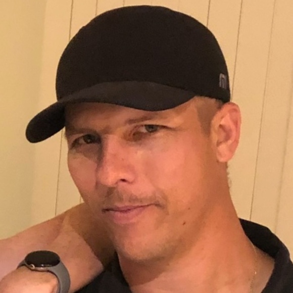 Profile Picture of Bret Johnson (@prontodepot) on Poshmark
