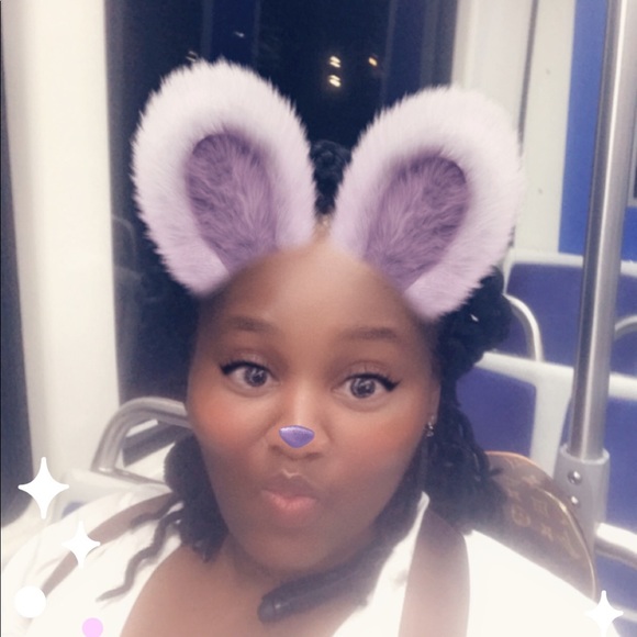 Profile Picture of Tiffany Saxby (@tsaxby) on Poshmark