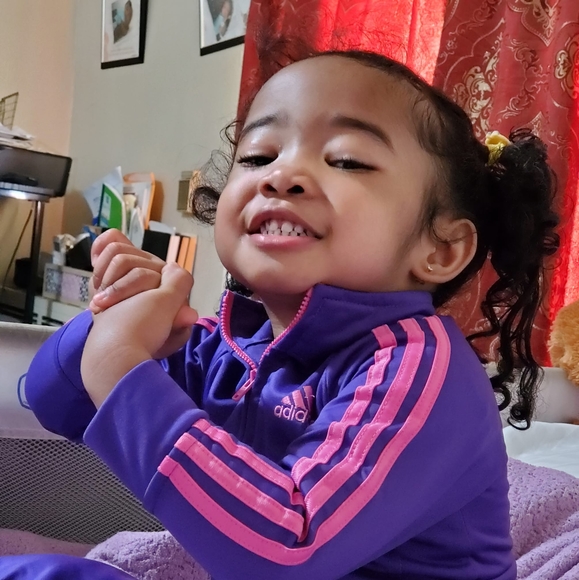 Profile Picture of Ambus Penn (@ambuspenn) on Poshmark