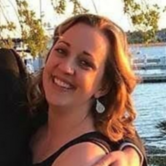 Profile Picture of Adrian Oliver (@aoliver1318) on Poshmark