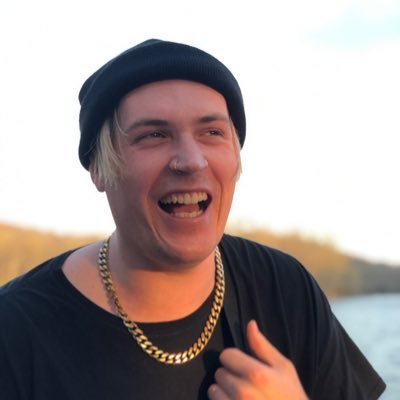 Profile Picture of CREATIVE OPPORTUNIST MAN (@WickhamMarcus) on Twitter