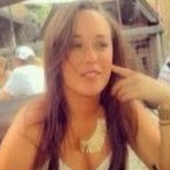 Profile Picture of Stephanie Emmott (@stephnemm) on Poshmark