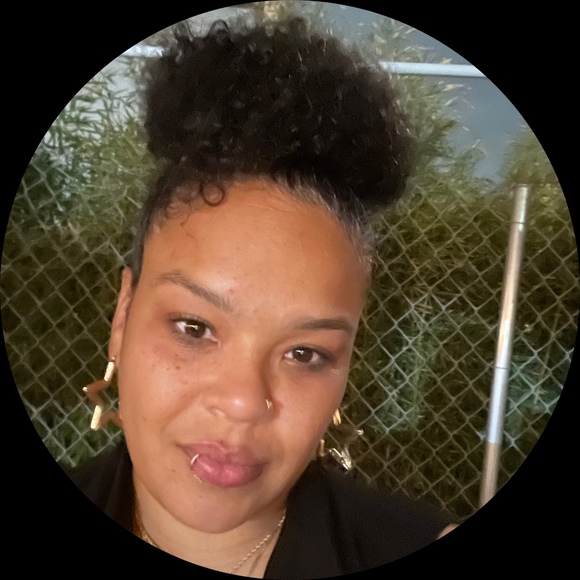 Profile Picture of Money Milliana (@moneymilliana) on Poshmark