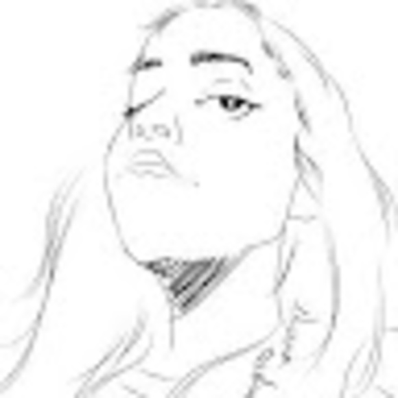 Profile Picture of Eliana Escudero (@elzzzz) on Poshmark