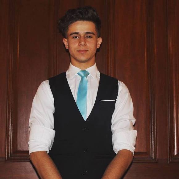 Profile Picture of Leonardo Machado (@leo4501) on Poshmark