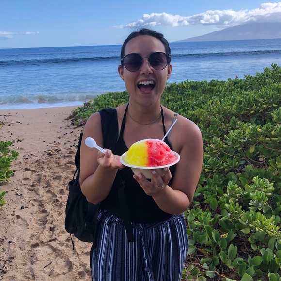 Michelle Shadan - Poshmark Profile Picture of Michelle Shadan (@mleila09) on Poshmark