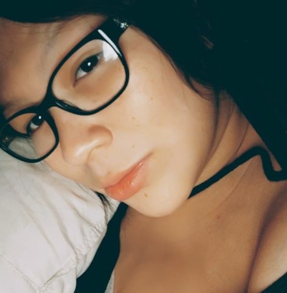Profile Picture of Skyee Hartt (@skyeehartt) on Poshmark