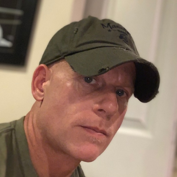 Profile Picture of Richard Schmukler (@rschmukler) on Poshmark