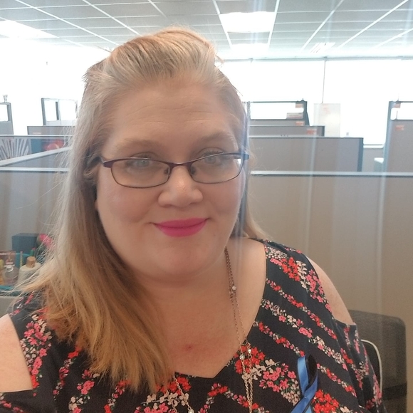 Profile Picture of Angel Ringstad (@sassiserra) on Poshmark