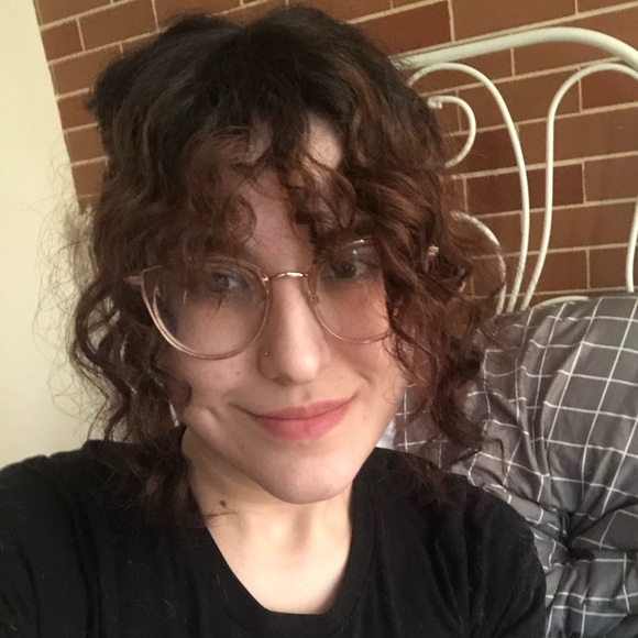 Profile Picture of Erica Gsell (@ericajayne93) on Poshmark