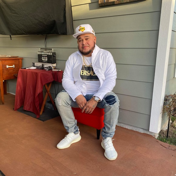 Flyg Flygs - Poshmark Profile Picture of Flyg Flygs (@flygflygs) on Poshmark