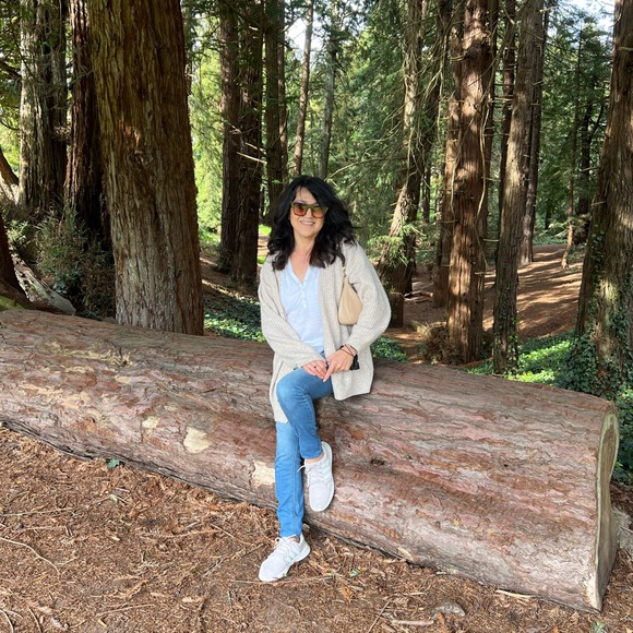 Profile Picture of Rocio Babilonia (@2022542) on Poshmark