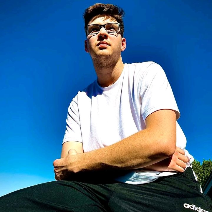 Profile Picture of Jason Uhlenkamp (@jasonuhlenkamp) on Tiktok