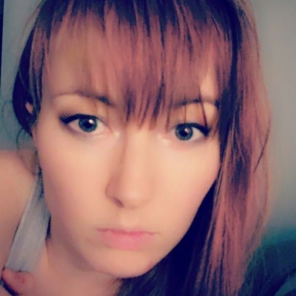 Profile Picture of Christina Grove (@lovemyhomefries) on Poshmark