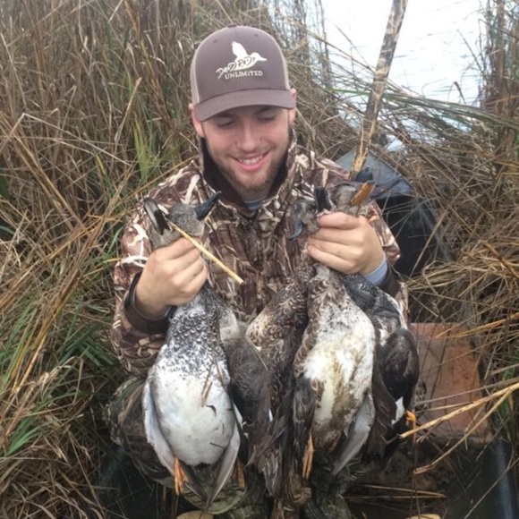 Zachary Bergeron - Poshmark Profile Picture of Zachary Bergeron (@zbergeron212) on Poshmark