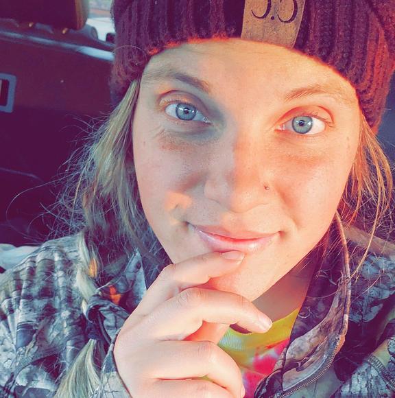 Emily Sansom - Poshmark Profile Picture of Emily Sansom (@epsansom) on Poshmark