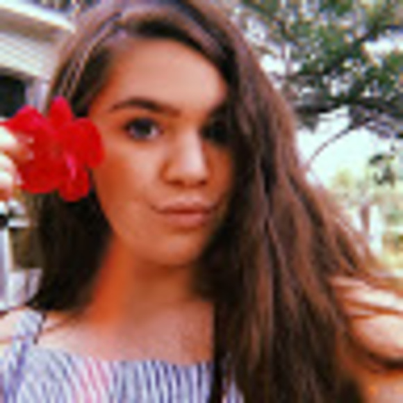 Profile Picture of Erin Fridley (@erinfridley6250) on Poshmark