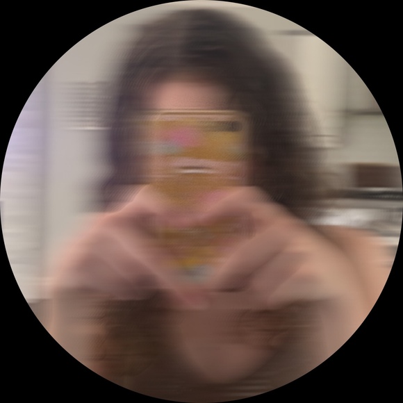 Profile Picture of Juliet Lehrer (@julietcl) on Poshmark
