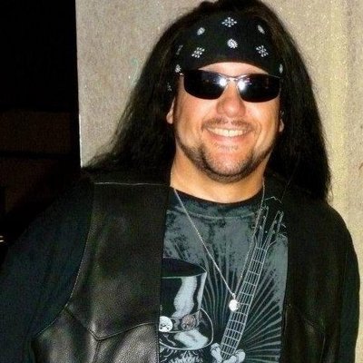 Profile Picture of Lone Wolf James (@LoneWolfJames) on Twitter