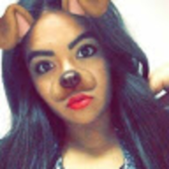 Profile Picture of Britney Elizondo (@belizondo018) on Poshmark