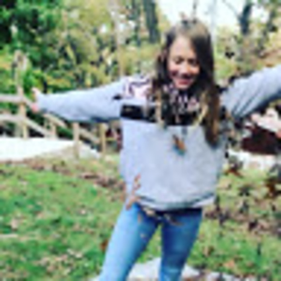 Profile Picture of Valeriya Nesterenko (@valn26) on Poshmark