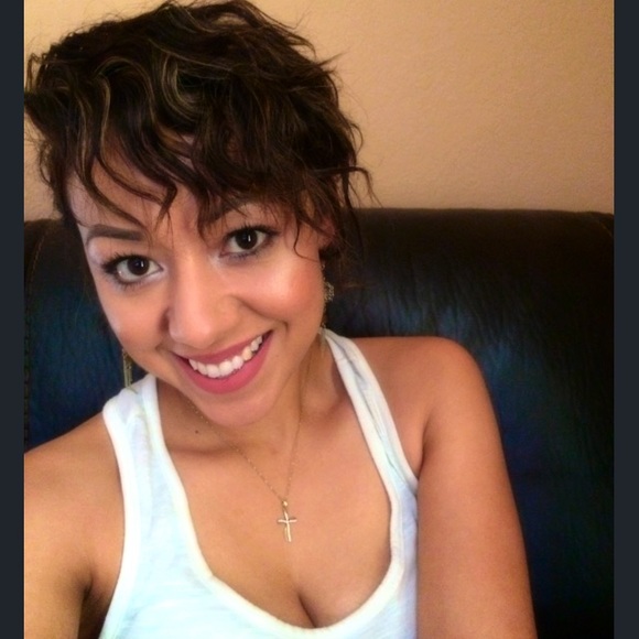 Mayra Galvan - Poshmark Profile Picture of Mayra Galvan (@88alejandra) on Poshmark