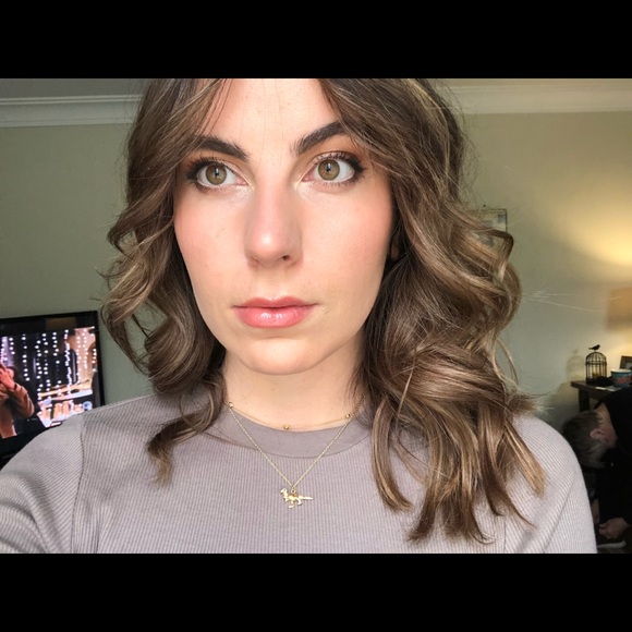 Heather Piggott - Poshmark Profile Picture of Heather Piggott (@heatheralana) on Poshmark