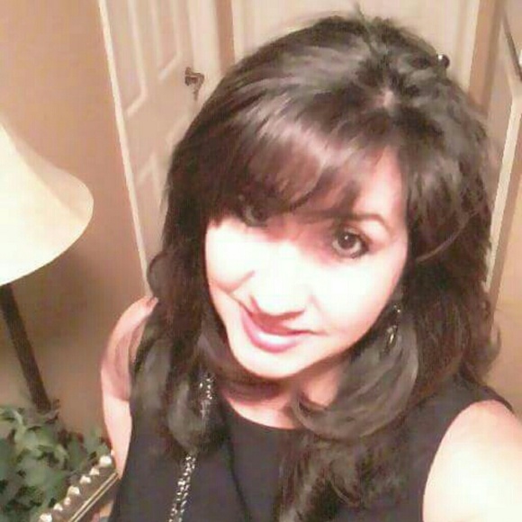 Profile Picture of Mona Lara (@mlara513) on Poshmark