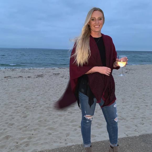 Profile Picture of Megan Mcgillycuddy (@mcgillycuddy9) on Poshmark