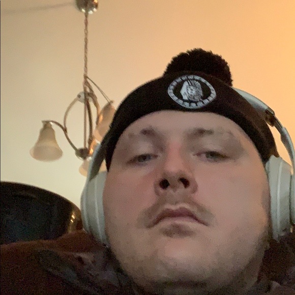 Profile Picture of Larry Boyd (@larryboyd816) on Poshmark