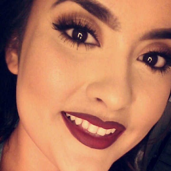 Profile Picture of Vanessa Rosas (@vane909) on Poshmark