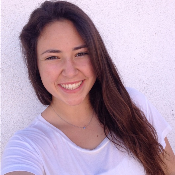 Profile Picture of Sofia Aprile (@fia_aprile) on Poshmark