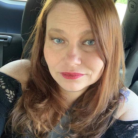 Profile Picture of Jennifer Lollar (@jenlollar) on Poshmark